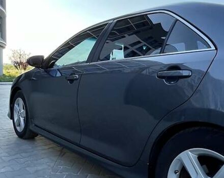 Серый Тойота Камри, объемом двигателя 2.49 л и пробегом 195 тыс. км за 12500 $, фото 4 на Automoto.ua