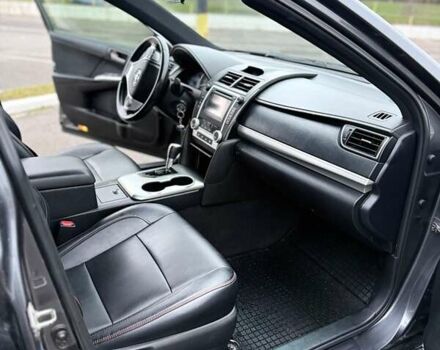 Сірий Тойота Камрі, об'ємом двигуна 2.49 л та пробігом 230 тис. км за 11000 $, фото 17 на Automoto.ua