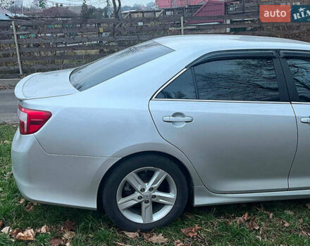 Сірий Тойота Камрі, об'ємом двигуна 2.5 л та пробігом 297 тис. км за 10390 $, фото 12 на Automoto.ua