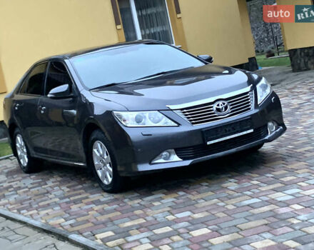 Сірий Тойота Камрі, об'ємом двигуна 2.49 л та пробігом 225 тис. км за 12800 $, фото 23 на Automoto.ua