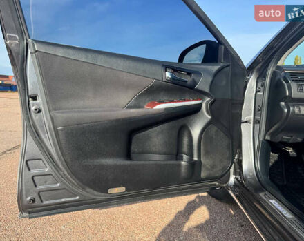 Сірий Тойота Камрі, об'ємом двигуна 2.5 л та пробігом 240 тис. км за 12999 $, фото 30 на Automoto.ua