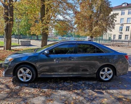 Сірий Тойота Камрі, об'ємом двигуна 2.5 л та пробігом 280 тис. км за 11800 $, фото 2 на Automoto.ua