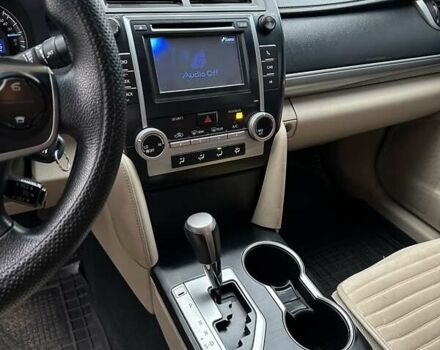 Серый Тойота Камри, объемом двигателя 2.5 л и пробегом 190 тыс. км за 11800 $, фото 6 на Automoto.ua