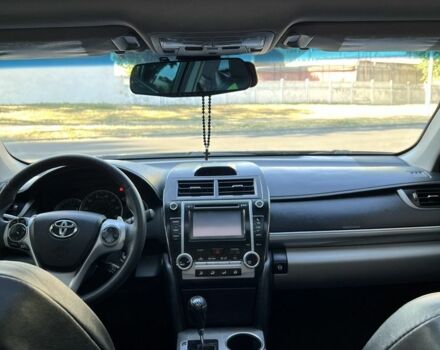 Серый Тойота Камри, объемом двигателя 2.5 л и пробегом 300 тыс. км за 7900 $, фото 4 на Automoto.ua