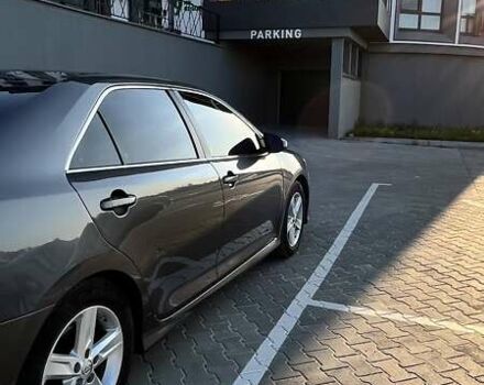 Серый Тойота Камри, объемом двигателя 2.49 л и пробегом 195 тыс. км за 12500 $, фото 6 на Automoto.ua