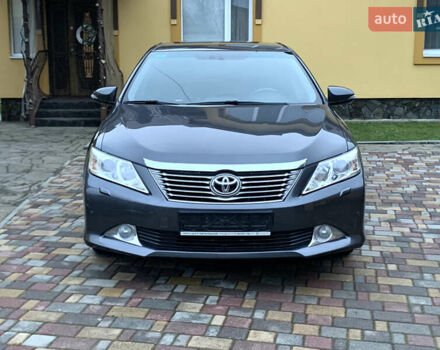 Сірий Тойота Камрі, об'ємом двигуна 2.49 л та пробігом 225 тис. км за 12800 $, фото 22 на Automoto.ua