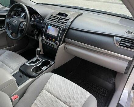 Серый Тойота Камри, объемом двигателя 2.5 л и пробегом 131 тыс. км за 13999 $, фото 10 на Automoto.ua