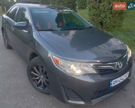 Тойота Камрі 2013 у Хмельницькому на Automoto.ua Сірий Тойота Камрі, об'ємом двигуна 2.5 л та пробігом 137 тис. км за 9900 $, фото 41 на Automoto.ua