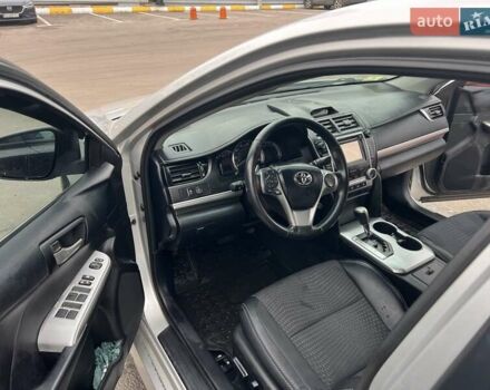 Серый Тойота Камри, объемом двигателя 2.5 л и пробегом 297 тыс. км за 10300 $, фото 13 на Automoto.ua