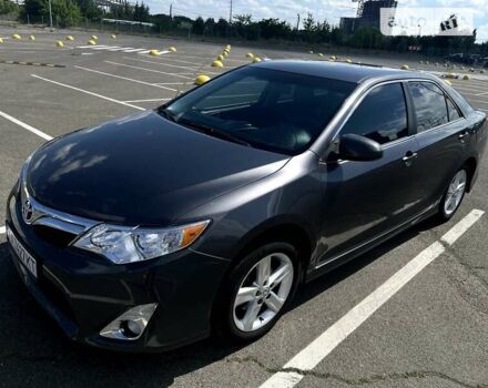 Серый Тойота Камри, объемом двигателя 2.49 л и пробегом 198 тыс. км за 12500 $, фото 9 на Automoto.ua