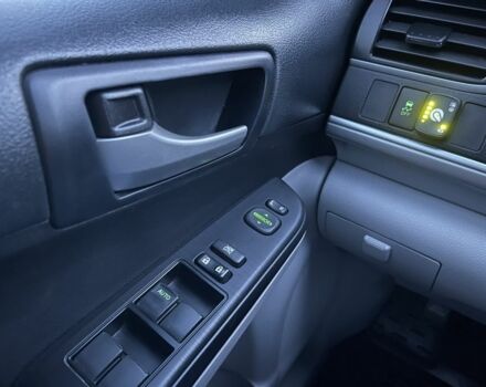 Серый Тойота Камри, объемом двигателя 2.5 л и пробегом 141 тыс. км за 12500 $, фото 6 на Automoto.ua