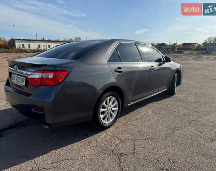 Сірий Тойота Камрі, об'ємом двигуна 2.5 л та пробігом 240 тис. км за 12999 $, фото 17 на Automoto.ua