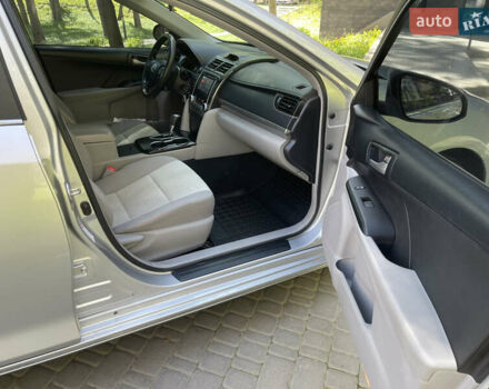 Серый Тойота Камри, объемом двигателя 2.5 л и пробегом 139 тыс. км за 13000 $, фото 25 на Automoto.ua