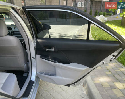 Серый Тойота Камри, объемом двигателя 2.5 л и пробегом 139 тыс. км за 13000 $, фото 28 на Automoto.ua