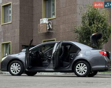 Сірий Тойота Камрі, об'ємом двигуна 2.5 л та пробігом 173 тис. км за 12800 $, фото 9 на Automoto.ua