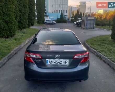 Тойота Камрі 2013 у Хмельницькому на Automoto.ua Сірий Тойота Камрі, об'ємом двигуна 2.5 л та пробігом 137 тис. км за 9900 $, фото 15 на Automoto.ua