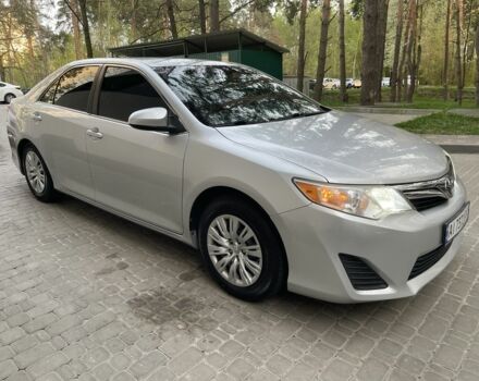 Серый Тойота Камри, объемом двигателя 2.5 л и пробегом 141 тыс. км за 12500 $, фото 3 на Automoto.ua