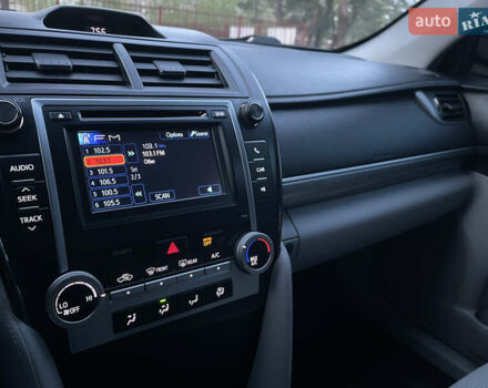 Серый Тойота Камри, объемом двигателя 2.5 л и пробегом 139 тыс. км за 13000 $, фото 20 на Automoto.ua