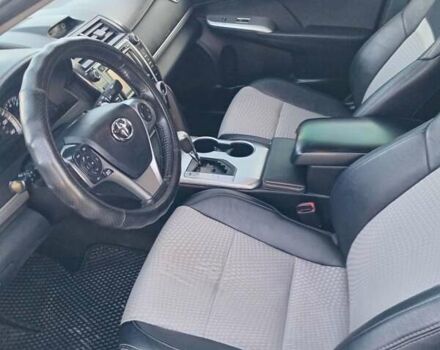 Серый Тойота Камри, объемом двигателя 2.49 л и пробегом 230 тыс. км за 9800 $, фото 11 на Automoto.ua