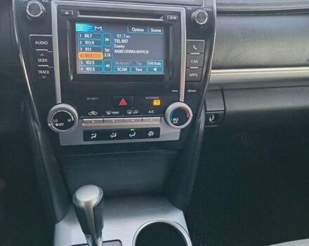 Серый Тойота Камри, объемом двигателя 2.49 л и пробегом 230 тыс. км за 9800 $, фото 22 на Automoto.ua