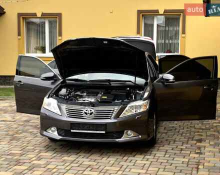 Сірий Тойота Камрі, об'ємом двигуна 2.49 л та пробігом 225 тис. км за 12800 $, фото 35 на Automoto.ua