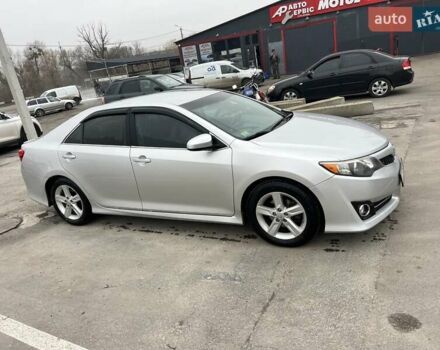 Серый Тойота Камри, объемом двигателя 2.5 л и пробегом 297 тыс. км за 10300 $, фото 5 на Automoto.ua