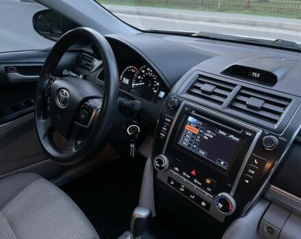 Серый Тойота Камри, объемом двигателя 2.5 л и пробегом 141 тыс. км за 12500 $, фото 21 на Automoto.ua