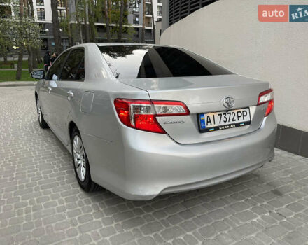 Серый Тойота Камри, объемом двигателя 2.5 л и пробегом 139 тыс. км за 13000 $, фото 9 на Automoto.ua