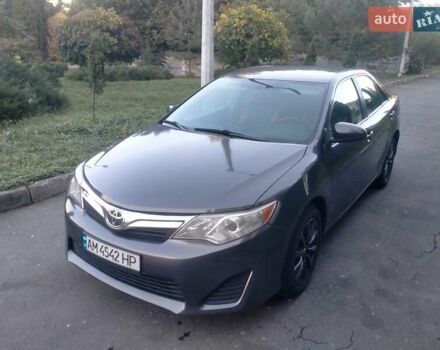 Тойота Камрі 2013 у Хмельницькому на Automoto.ua Сірий Тойота Камрі, об'ємом двигуна 2.5 л та пробігом 137 тис. км за 9900 $, фото 24 на Automoto.ua