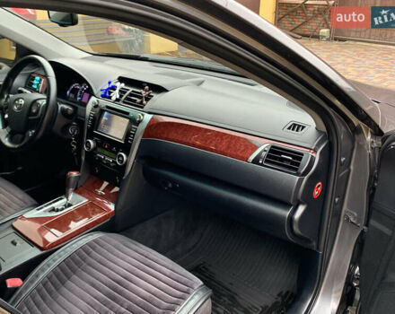 Сірий Тойота Камрі, об'ємом двигуна 2.49 л та пробігом 225 тис. км за 12800 $, фото 9 на Automoto.ua