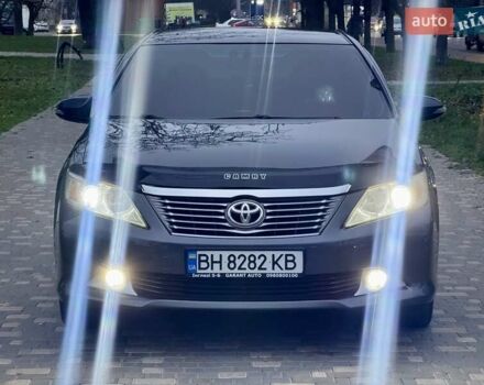 Сірий Тойота Камрі, об'ємом двигуна 2.5 л та пробігом 271 тис. км за 11900 $, фото 1 на Automoto.ua