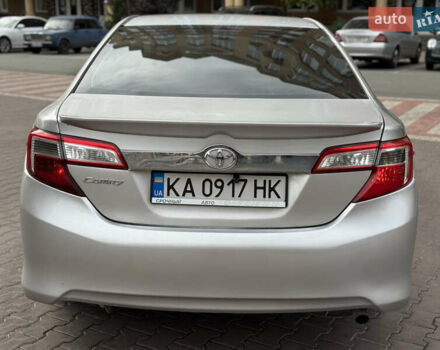 Серый Тойота Камри, объемом двигателя 2.5 л и пробегом 175 тыс. км за 7600 $, фото 4 на Automoto.ua