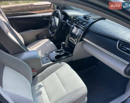 Серый Тойота Камри, объемом двигателя 2.49 л и пробегом 100 тыс. км за 11499 $, фото 13 на Automoto.ua