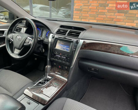 Серый Тойота Камри, объемом двигателя 2.49 л и пробегом 230 тыс. км за 16500 $, фото 19 на Automoto.ua