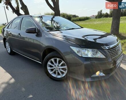 Серый Тойота Камри, объемом двигателя 2.49 л и пробегом 285 тыс. км за 12500 $, фото 26 на Automoto.ua