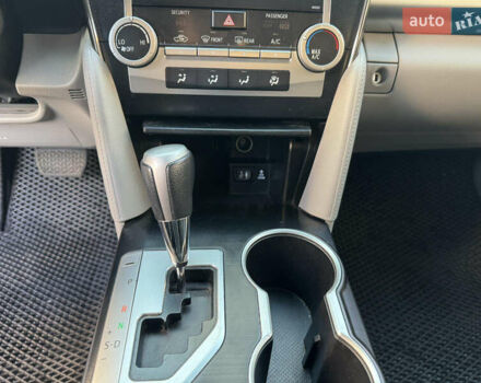 Серый Тойота Камри, объемом двигателя 2.49 л и пробегом 179 тыс. км за 12777 $, фото 18 на Automoto.ua