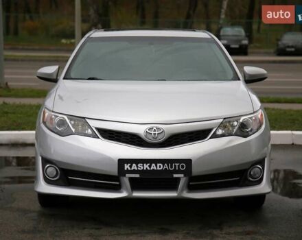 Сірий Тойота Камрі, об'ємом двигуна 2.49 л та пробігом 210 тис. км за 15500 $, фото 1 на Automoto.ua