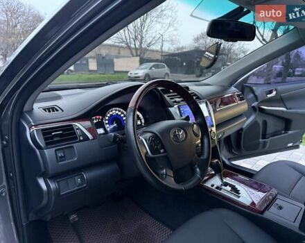 Сірий Тойота Камрі, об'ємом двигуна 2.5 л та пробігом 271 тис. км за 11900 $, фото 40 на Automoto.ua