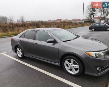 Серый Тойота Камри, объемом двигателя 2.5 л и пробегом 172 тыс. км за 11500 $, фото 1 на Automoto.ua
