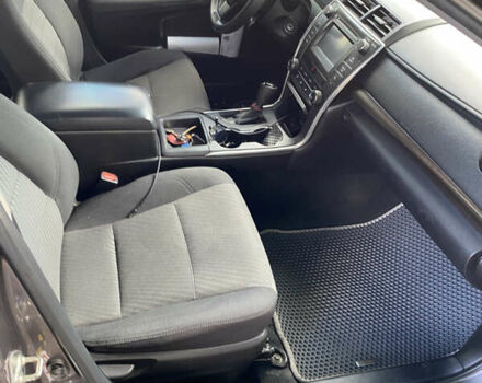 Серый Тойота Камри, объемом двигателя 2.49 л и пробегом 165 тыс. км за 12800 $, фото 11 на Automoto.ua