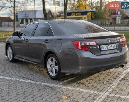 Тойота Камри 2014 в Коломые на Automoto.ua Серый Тойота Камри, объемом двигателя 2.5 л и пробегом 241 тыс. км за 10850 $, фото 2 на Automoto.ua