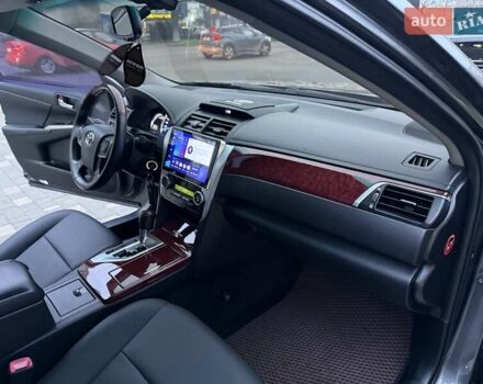 Сірий Тойота Камрі, об'ємом двигуна 2.5 л та пробігом 271 тис. км за 11900 $, фото 48 на Automoto.ua