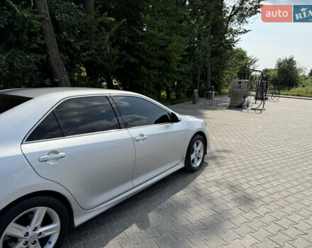 Серый Тойота Камри, объемом двигателя 2.49 л и пробегом 147 тыс. км за 13800 $, фото 7 на Automoto.ua