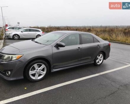 Серый Тойота Камри, объемом двигателя 2.5 л и пробегом 172 тыс. км за 11500 $, фото 3 на Automoto.ua