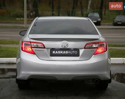 Сірий Тойота Камрі, об'ємом двигуна 2.49 л та пробігом 210 тис. км за 15500 $, фото 4 на Automoto.ua