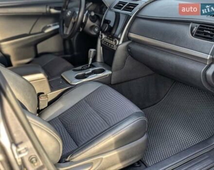 Тойота Камри 2014 в Коломые на Automoto.ua Серый Тойота Камри, объемом двигателя 2.5 л и пробегом 241 тыс. км за 10850 $, фото 12 на Automoto.ua