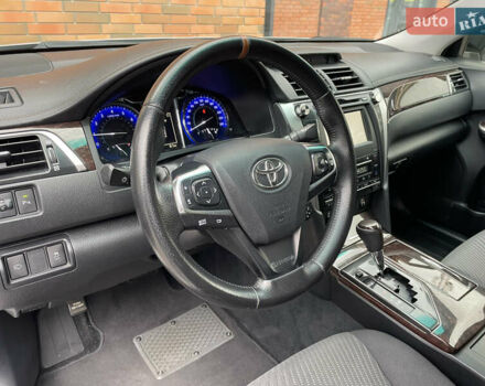 Серый Тойота Камри, объемом двигателя 2.49 л и пробегом 230 тыс. км за 16500 $, фото 17 на Automoto.ua