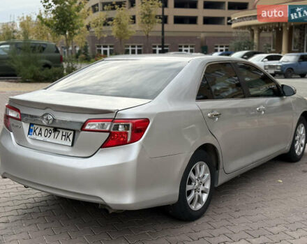 Серый Тойота Камри, объемом двигателя 2.5 л и пробегом 175 тыс. км за 7600 $, фото 2 на Automoto.ua