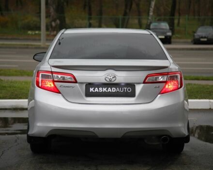 Сірий Тойота Камрі, об'ємом двигуна 2.5 л та пробігом 210 тис. км за 15500 $, фото 4 на Automoto.ua