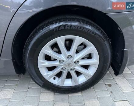 Сірий Тойота Камрі, об'ємом двигуна 2.5 л та пробігом 271 тис. км за 11900 $, фото 29 на Automoto.ua